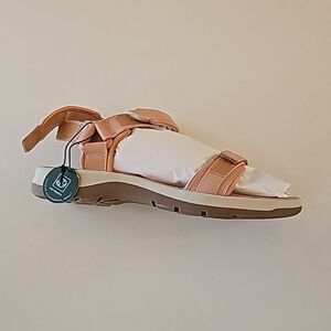 New in Box Trail Tech Sandal in Tuscany, Size 9.5 wide